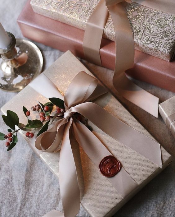 Gifts & Decor